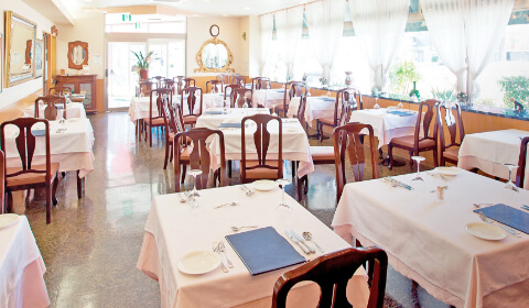 研修レストラン プティ・カザリス